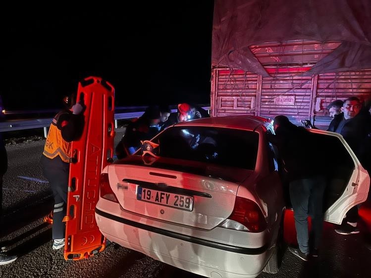 tira carpan otomobil hurdaya dondu 1 olu KG3VGCVv