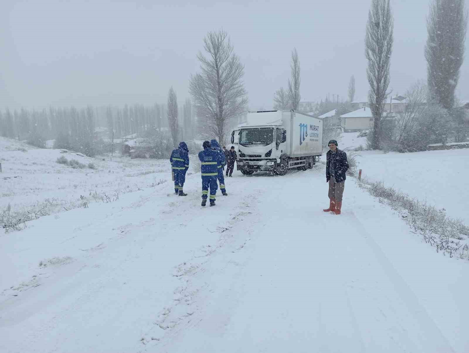 tokatta kar yagisi ulasimi olumsuz etkiledi zenjXi6b