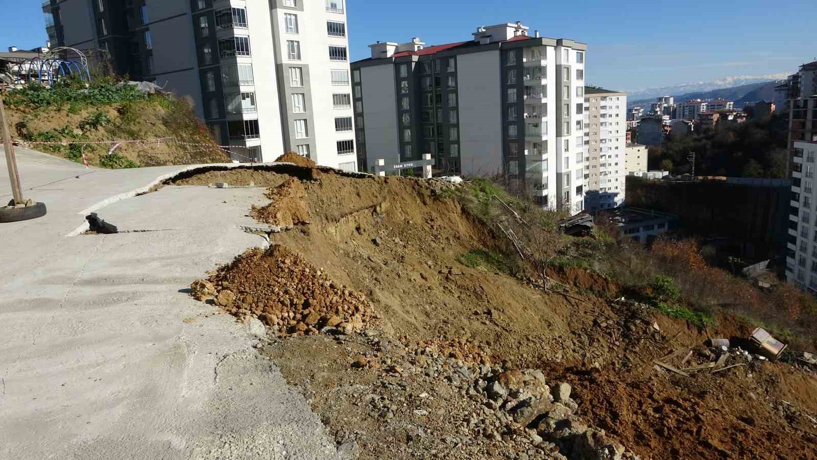 trabzonda kacak hafriyat sahasinda heyelan alarmi 2GuHSTPy