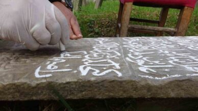 trabzonda tarih mezar taslari karekodla dijital kayit altina aliniyor fOxOjcME