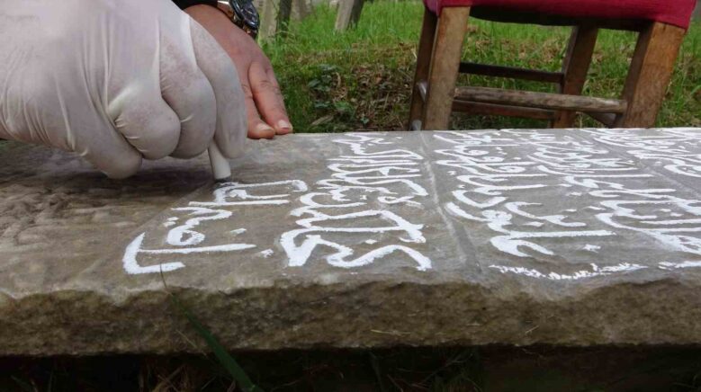 trabzonda tarih mezar taslari karekodla dijital kayit altina aliniyor fOxOjcME