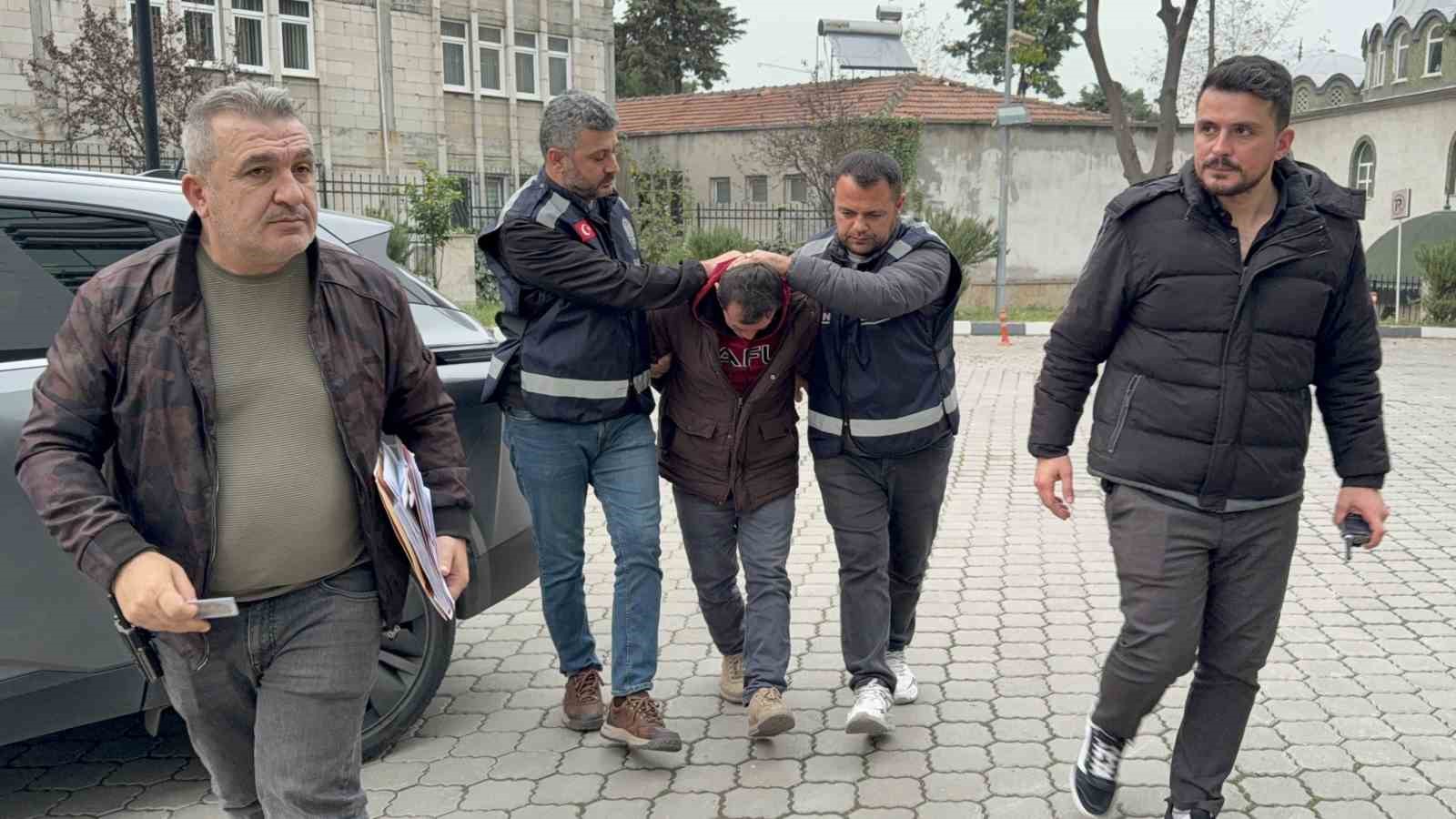 uvey oglunu bicaklayarak oldurdu 9zajIKfO