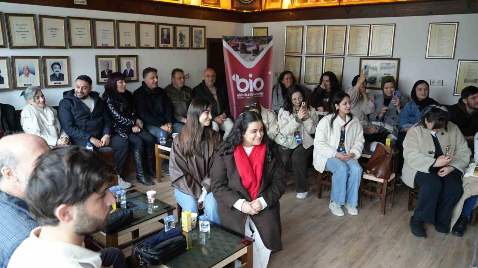yazikoyun tarihi ve kulturel mirasi bilim kafede ele alindi TmBkBECp