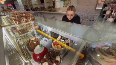 yilbasina ozel hazirlanan 40 pastaya altin gizlediler mkZDjZEU