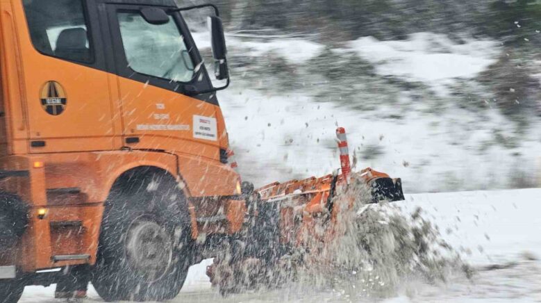 zonguldakta ekiplerin karla mucadele calismalari suruyor MpG4SEJy