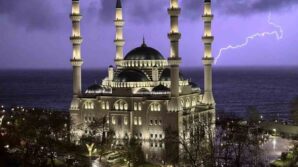 zonguldakta simsekler geceyi aydinlatti Cbjk96k7