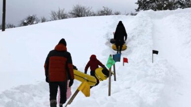 abantta koylulerin hazirladigi pistte cocuklar sambrelle kaydi ZLPbYSBw