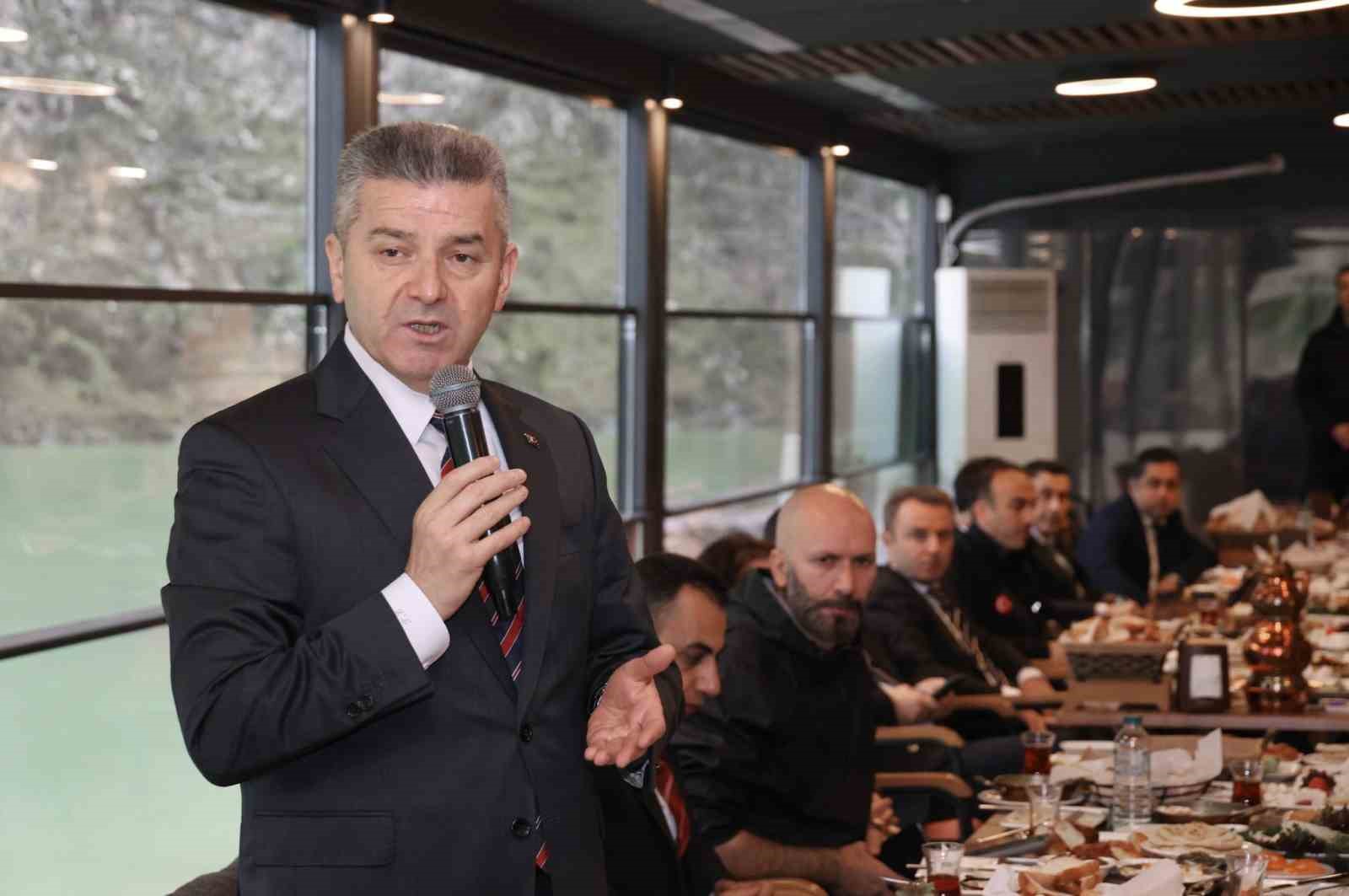 artvin valisi turan ergun sarp sinir kapisindan 2025 yilinda 5 milyonun uzerinde yolcu gecti iTQrFdnu