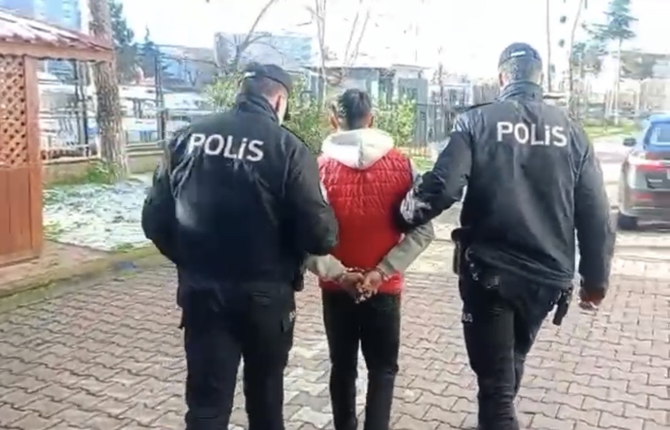 bafrada 25 yil hapisle aranan hukumlu yakalandi BOiKwL9F