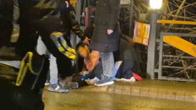 bartinda akrabalar arasinda bicakli kavga 2 yarali InCDzNwE