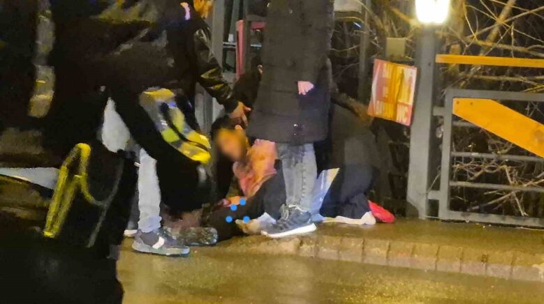 bartinda akrabalar arasinda bicakli kavga 2 yarali InCDzNwE