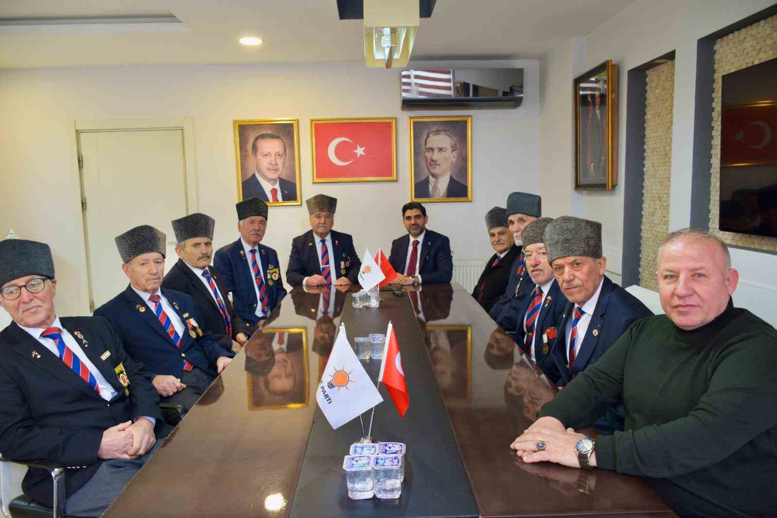 baskan salt gaziler muhtarlar ve vatandaslarla bir araya geldi McVRamq8