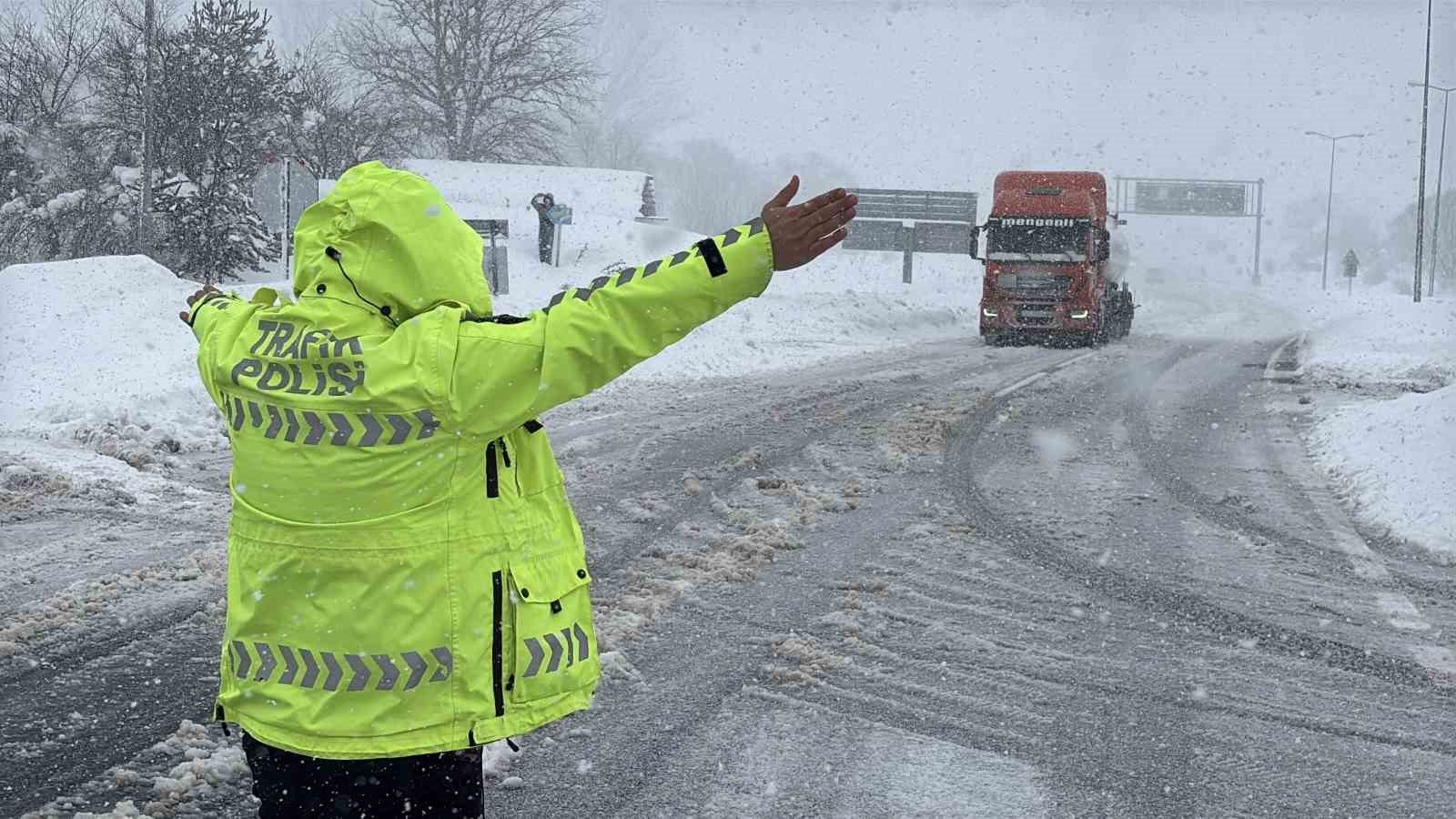 bolu dagi gecisi agir tonajli arac gecisine gelis gidis acildi 6IPSSlIE