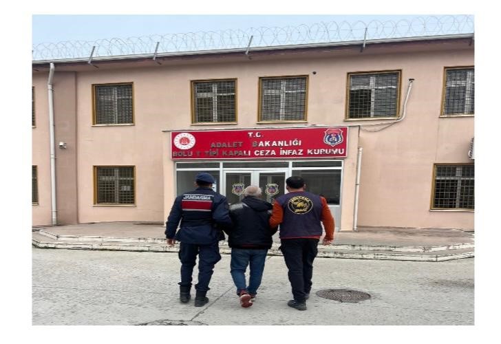boluda 40 yil 10 ay hapis cezasiyla aranan firari hukumlu yakalandi 1u34zKje