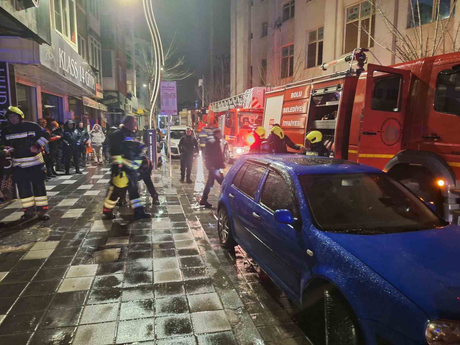 boluda gece saatlerinde korkutan yangin 2 yarali bdtL1q5b
