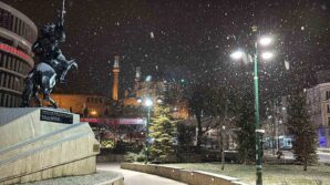 boluda kar yagisi basladi JgWxnYrT