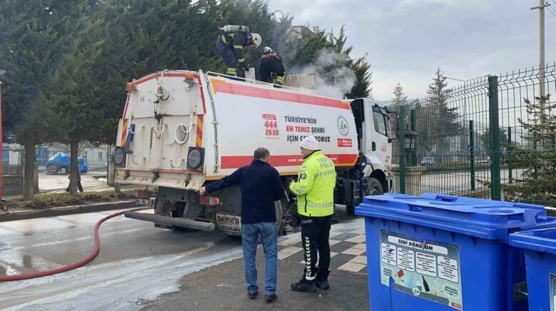 boluda yol supurme aracinda yangin cikti RGSnhsTp