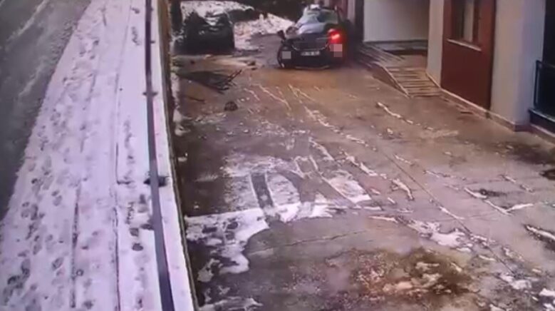 buzlanan yolda kontrolden cikan cip sitenin bahcesine uctu DlUPBAqx