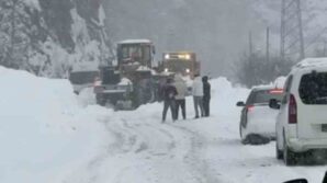 cig nedeniyle ulasima kapanan trabzon bayburt karayolu kontrollu olarak ulasima acildi SSJwkf5I