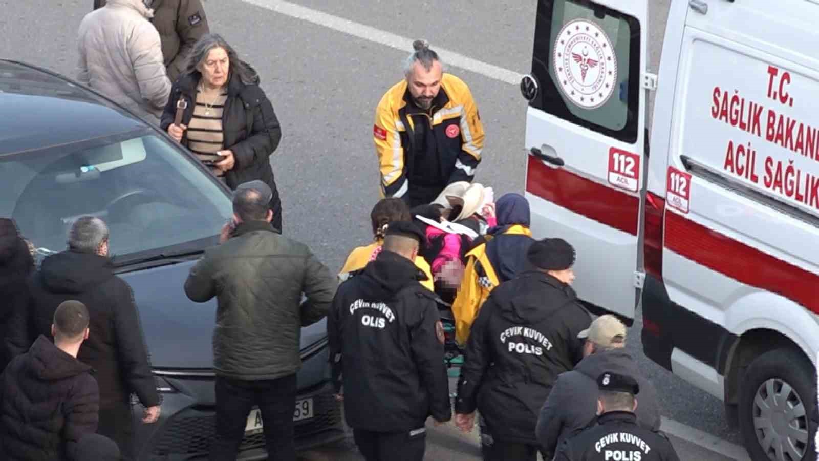 cumhuriyet meydaninda otopark girisinde kaza 1 yarali ZSXciLDa