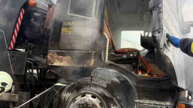 d100 cekicide cikan yangini itfaiye sondurdu YWHyS1As