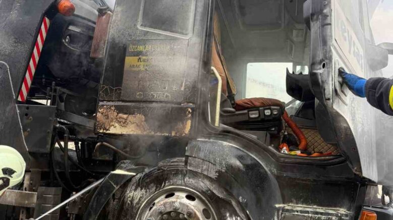 d100 cekicide cikan yangini itfaiye sondurdu YWHyS1As