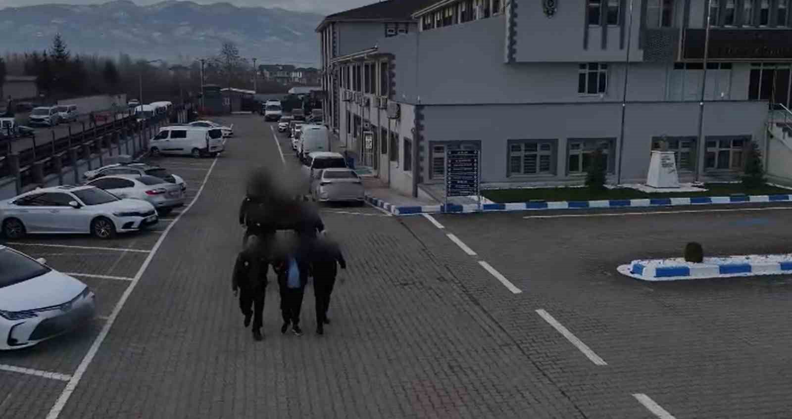 deas orgut uyesi 2 supheli tutuklandi Kr4LYjuS