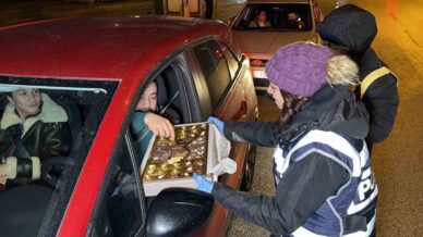 denetime girenler ceza yerine cikolata yedi fFQVRmaP