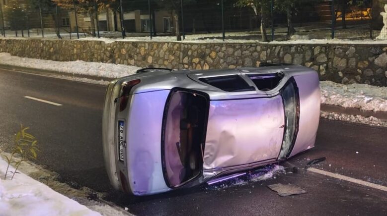 devrilen otomobilde 1 kisi yaralandi ZPuZ8k2v