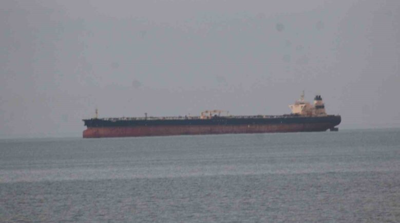 dron saldirisina ugrayan gemi kastamonudan ayrildi GYwKXld6