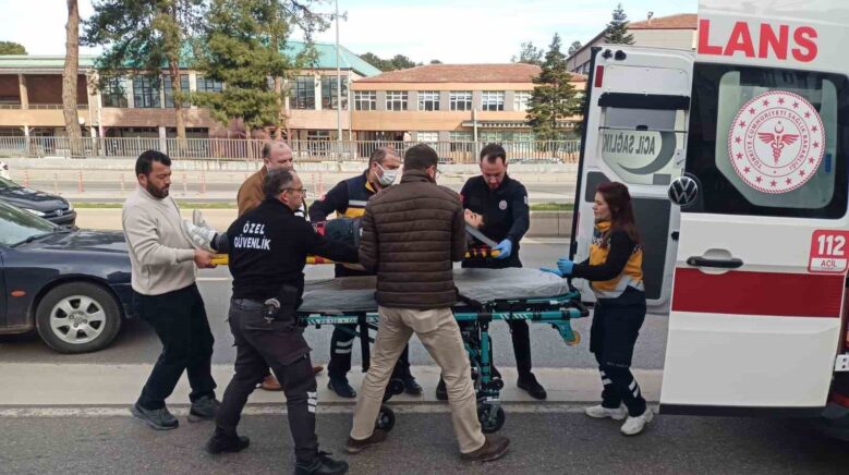 duvara carpan motokurye yaralandi MPdu8Cd9