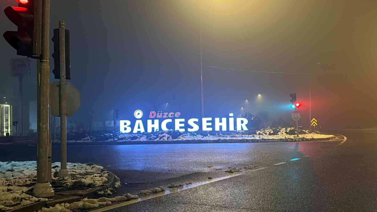 duzce sis altinda kaldi gorus mesafesi 10 metreye dustu dfiQclgK