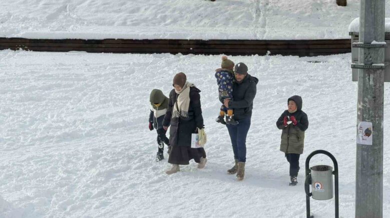 duzcede okullar 2 ocak 2026 gunu tatil edildi cFZlzWEr