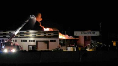 duzcede strafor fabrikasinda yangin BZBAQMPg