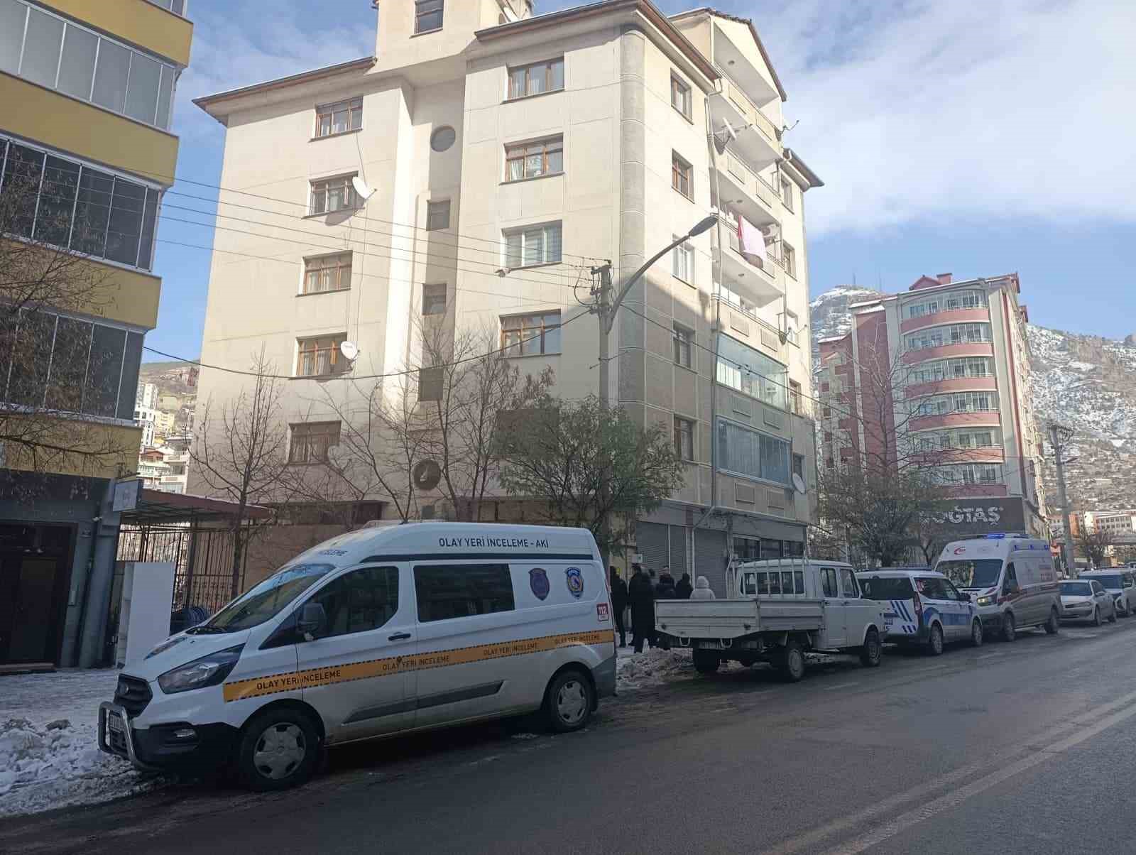 gumushane universitesi ogretim uyesi doc dr bayram caglar evinde olu bulundu 51tiRXuu