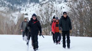 gumushanede beyaz yolculuk dagcilar kar ustunde bulustu yHlEOvt4