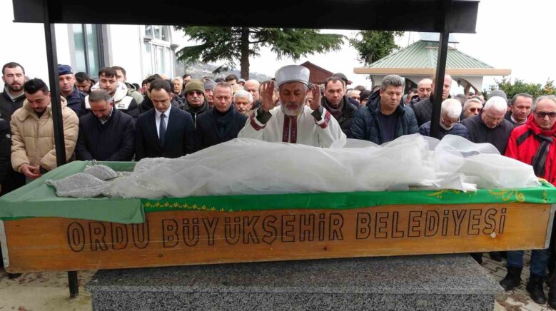 hemsire adayi mina gelinligi ile son yolculuguna ugurlandi uvOJsQkA