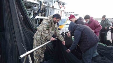 igneada ve gurcistan aciklarindaki hamsi avi beklentileri karsilamayinca balikcilar erken paydos etti kBaI4jAY