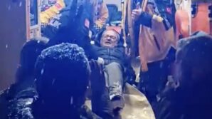 kar sebebiyle koyde mahsur kalan hasta icin seferber oldular kwj9rmJB