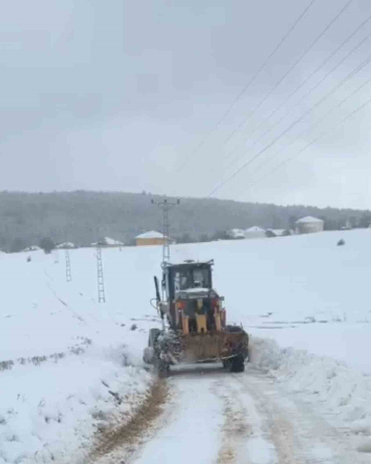 karabukte kar yagisi nedeniyle 109 koy yolu ulasima kapandi fmQngACr