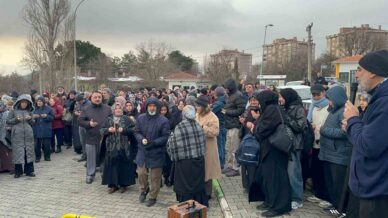 karabukte ogrenci ogretmen ve veliler umre icin yola cikti EkDbAeaZ