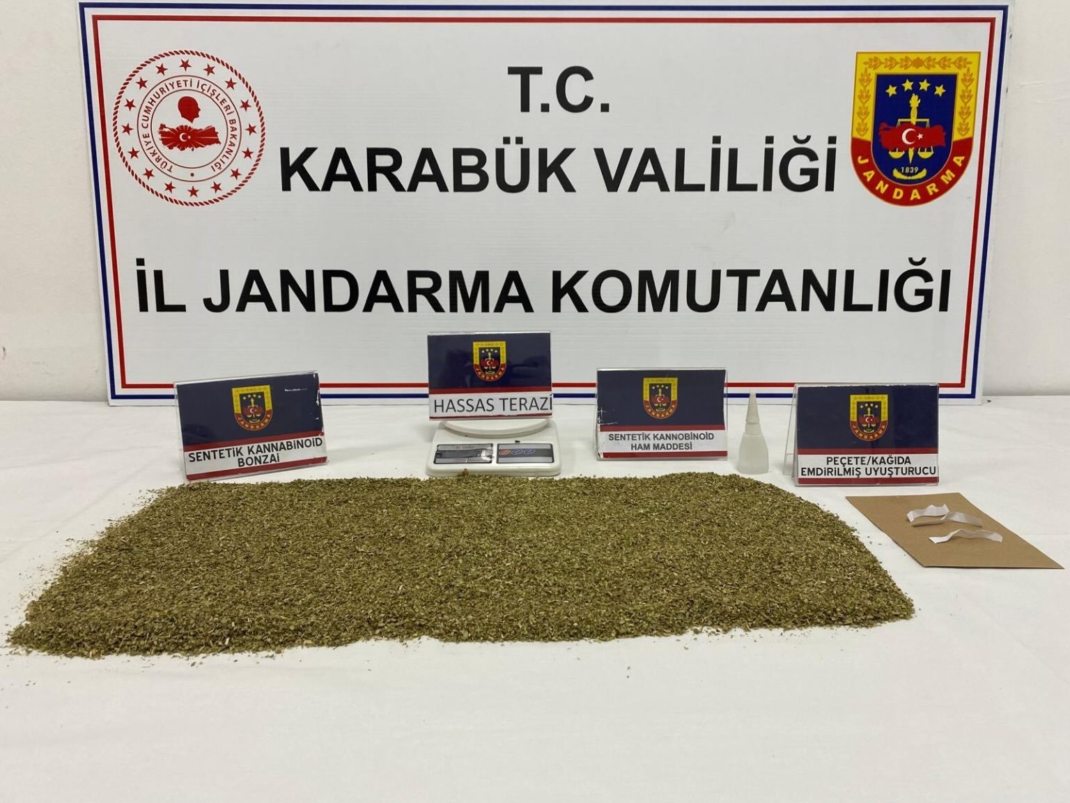 karabukte uyusturucu operasyonu 5 gozalti 4FMOw5KD