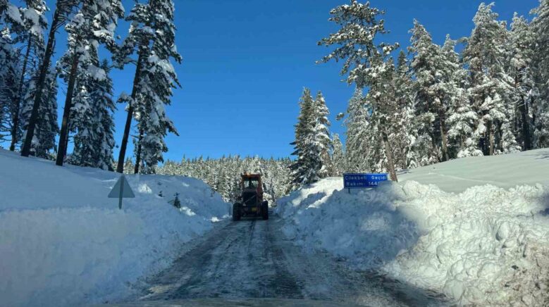 karla kapanan 278 koy yolundan 260i acildi iKMCLkmP