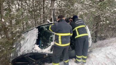 kastamonuda otomobil sarampole yuvarlandi 2 yarali 5GJ43N8D