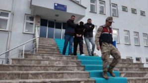 kendilerini guvenlik gucleri ve savci olarak tanitip yaslilari 1 milyon tl dolandirdilar NMY3r4lZ