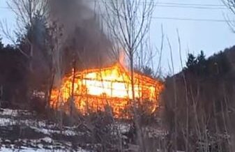 koyde cikan yanginda bir ev kullanilamaz hale geldi Mnmq6Ik5