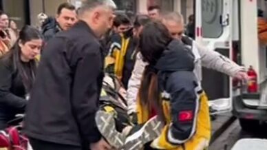 magazanin merdivenlerinden dusen kadin hastanelik oldu NPfc6Pez