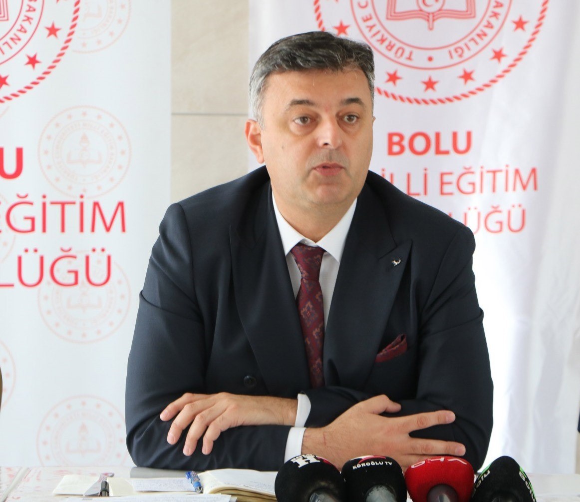 makaminda darp edilen bolu il milli egitim muduru gorevini biraktigini duyurdu MXq3w45p