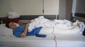 minik aytunanin kayak keyfi kabusa dondu pistte carpip kactilar kalcasi kirildi bLzsk5RT