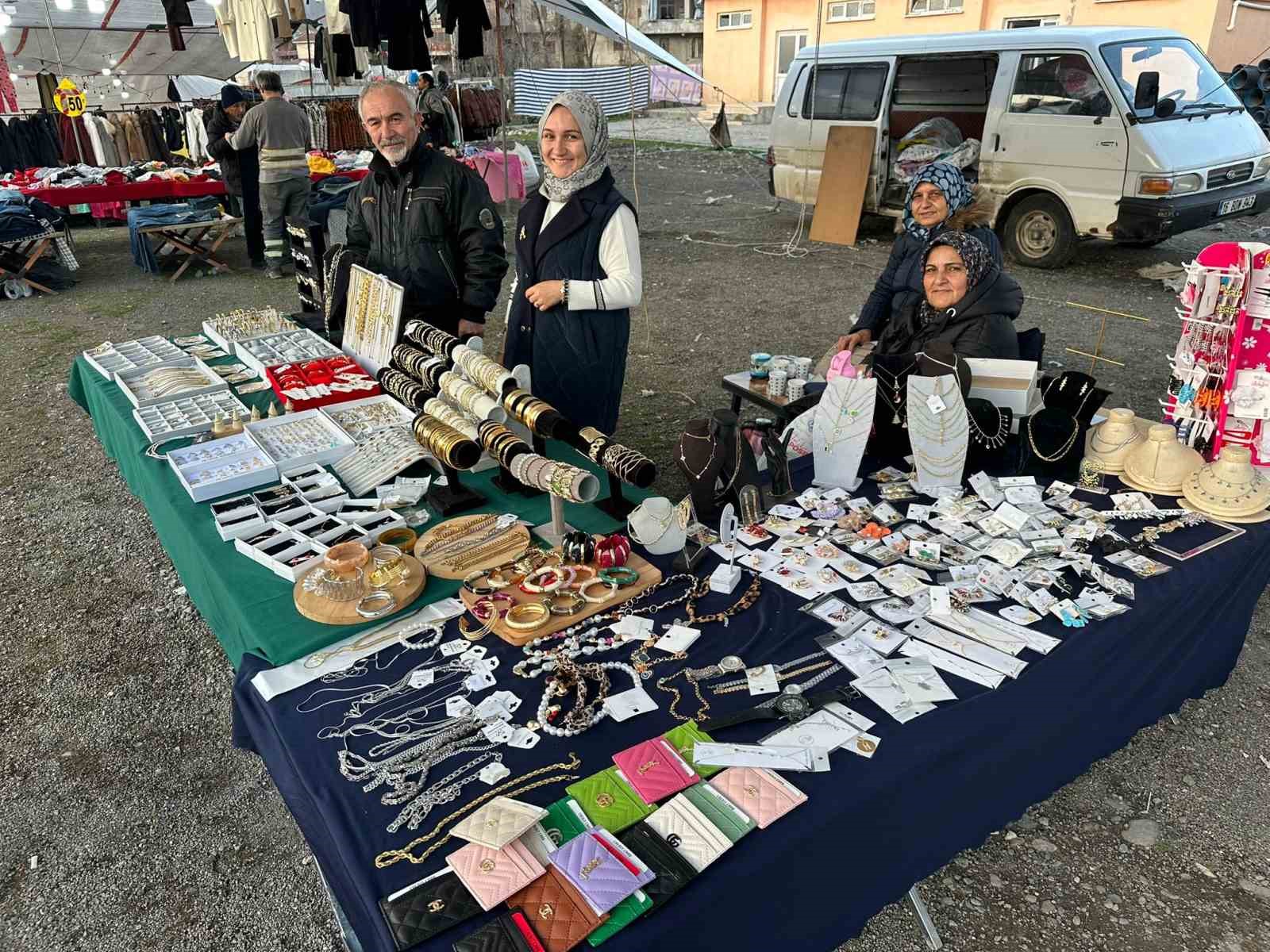 mollabeyde ucuzluk pazari yogun ilgi goruyor q14Mswdf
